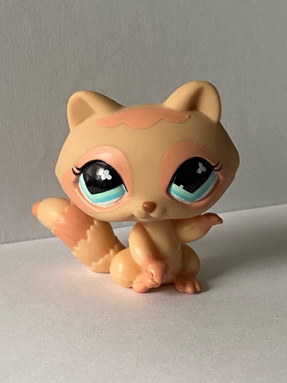 Littlest Pet Shop LPS Raccoon with Blue Eyes Hasbro 2006